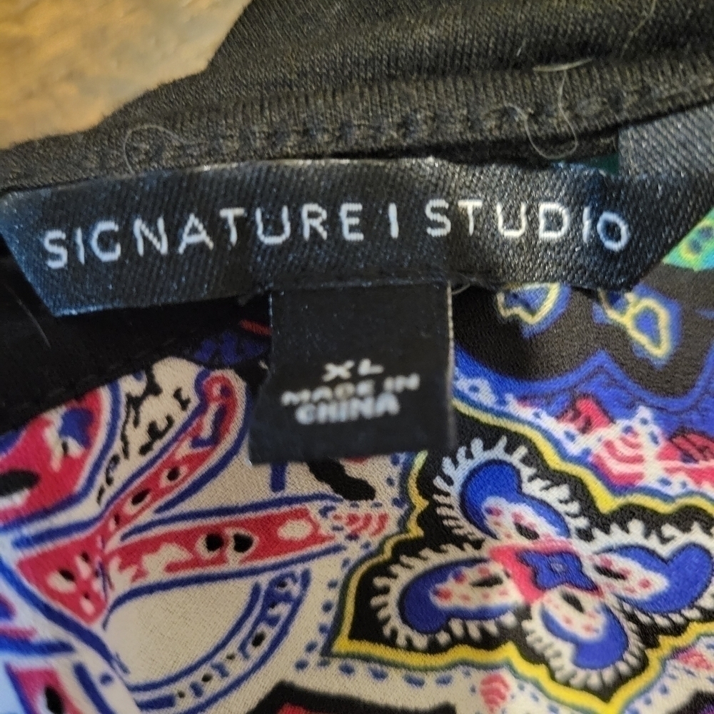 𝅺SIGNATURE Studio sleeveless top size XL - Picture 3 of 4